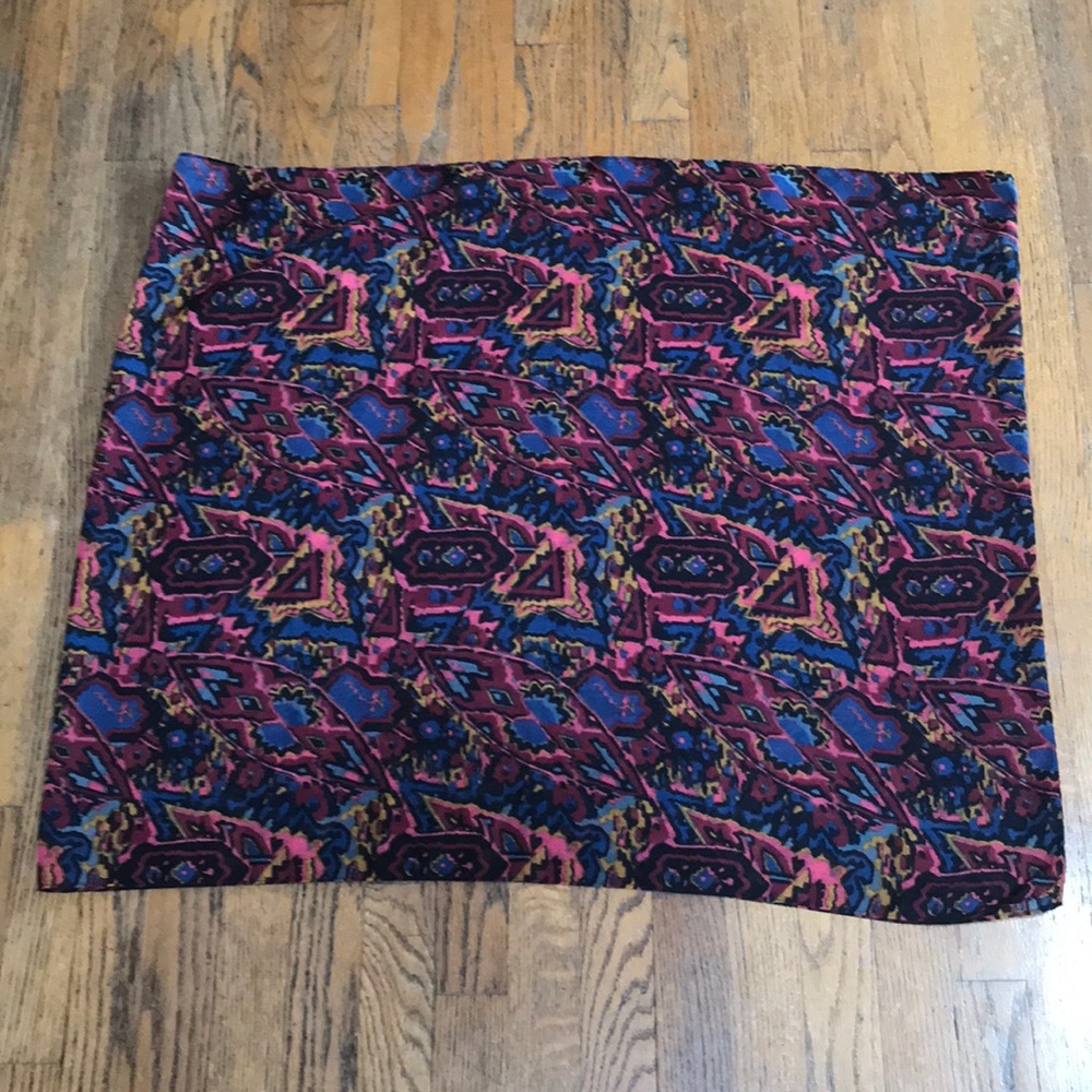 NWOT Aerie Infinity scarf. - Picture 3 of 4